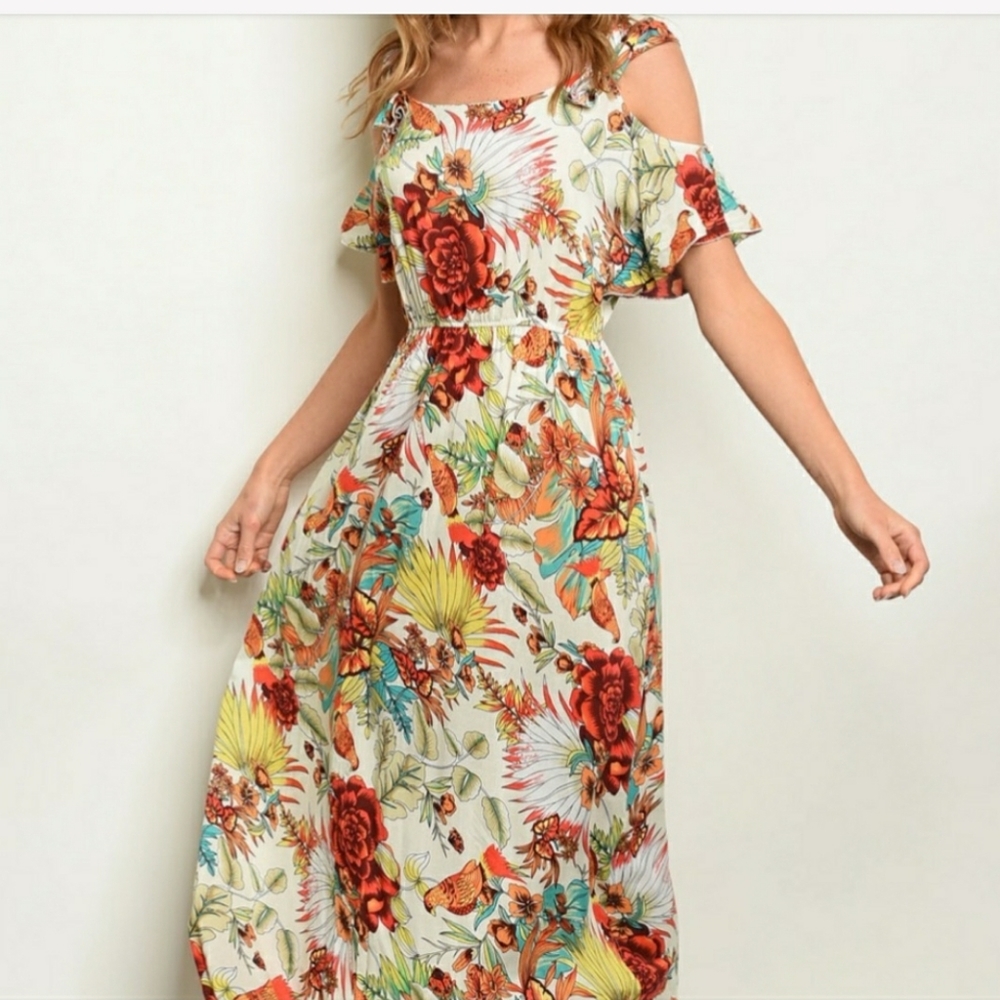 ❣️IVORY RED FLORAL MAXI DRESS ❣️